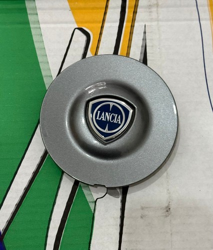 Coppetta coprimozzo lancia - 1,