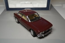1:18 Alfa Romeo 2000 GTV
