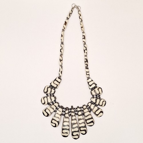 Collana etnica legno osso