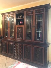 Vetrina in legno con ante in