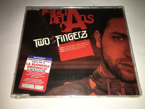 Two fingerz figli del caos - two,