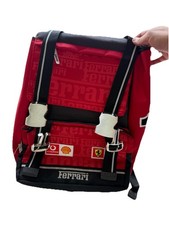 Zaino scolastico Ferrari F1. Spallacci imbottiti e fondo rigido