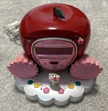 Y2K Sanrio 2004 Hello Kitty Apple Flower CD/AM/FM Radio *LEGGI* RARO