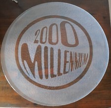 MILLENIUM PIATTO CELEBRATIVO 2000 VETRO SABBIATO UNICO #COLLEZIONE ANNO 2000#