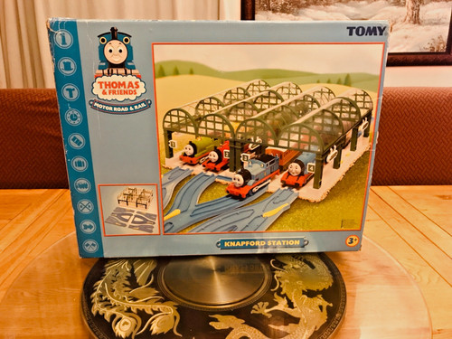 Tomy knapford station - knapford, (nuovo)