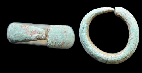 Anello bronzo antico - in,