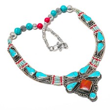 Collana con pietre preziose