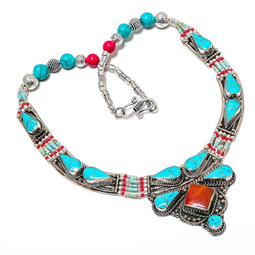 Collana con pietre preziose