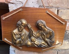 CAPEZZALE O CAPOLETTO SACRA FAMIGLIA IN GESSO SU PANNELLO DI LEGNO Anni '50