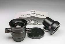 NIKON UW-NIKKOR 20 / 2,8 con mirino DF-12