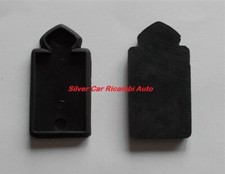 Sotto stemmi laterali