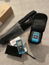 Metro laser, livella laser e treppiede