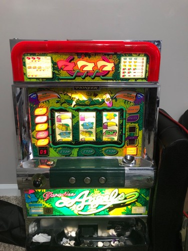 Old slot machine cash only - old,