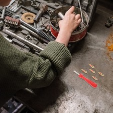 Strumento cacciavite ruota