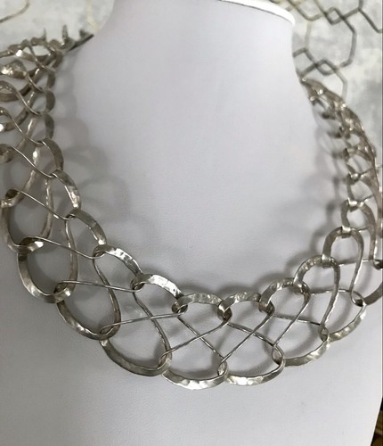 Collana girocollo elegante