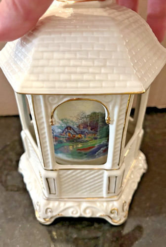 Thomas kinkade music box - music,
