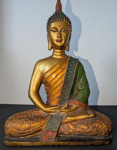 Thai style meditating - meditating, buddha