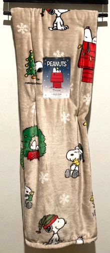 Snoopy hugging woodstock - snoopy,