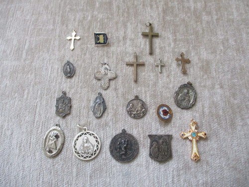 Vtg lot religious medallion - vtg,