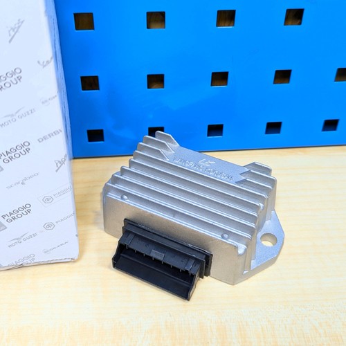 Regolatore tensione - regolatore,