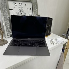 Apple MacBook Air 13" A1932