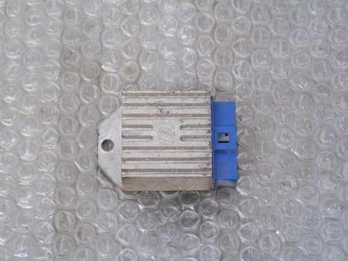 Regolatore tensione per - di,