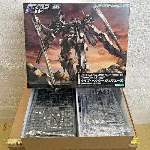 Kotobukiya 100 model kits - kotobukiya,