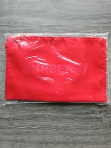 Burberry multil gift gwp pouch - burberry,
