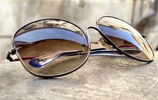 Elegante occhiale da sole