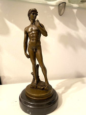 Statue en bronze David