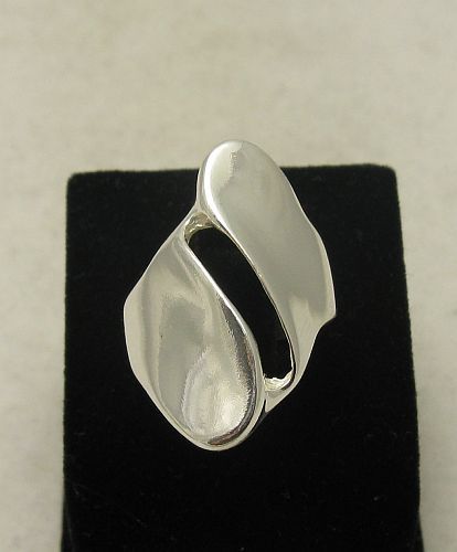 Anello lungo elegante vero