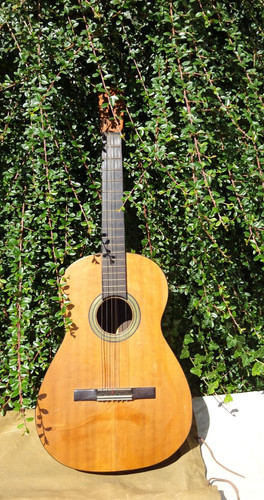 Vecchia chitarra circa 101 - , cm