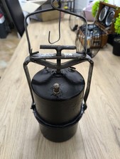 Antica lampada a carburo da