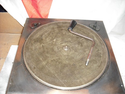 Garrard spring gramophone - 2,