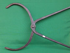 ANTICA ENORME PINZA TENAGLIA DA FABBRO FUCINA FORGIA IN FERRO BATTUTO. N° 61D.