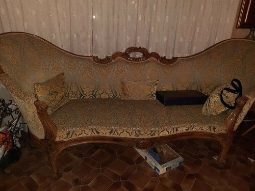 Divano antico 800 tenuto - -,