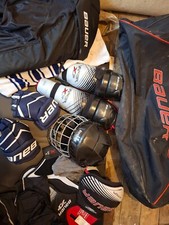 Casco, guanti, spalle