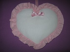 FIOCCO NASCITA CUORE CON RICAMO NOME A PUNTO CROCE COLORE ROSA