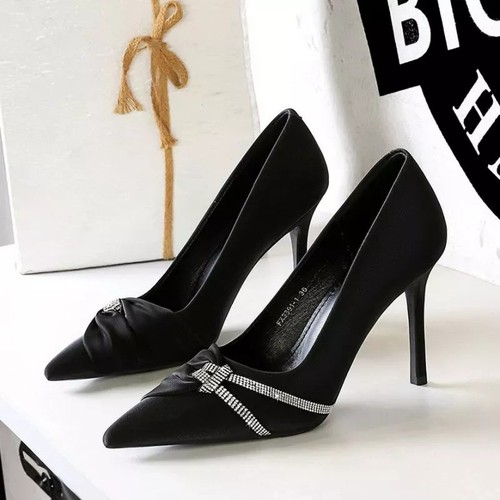 Decolte nero con fiocco - con,