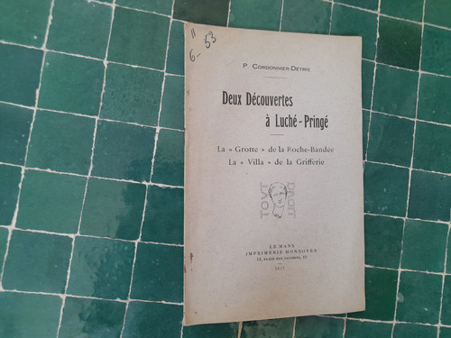 Deux découvertes - , à