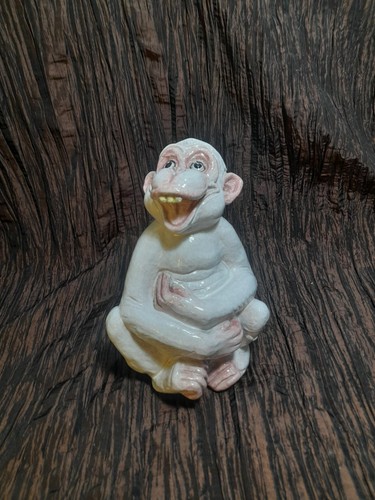 Scultura scimmia che ride - di,