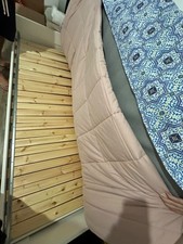 Letto singolo bianco con - letto,