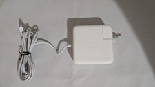 ORIGINAL APPLE MACBOOK &