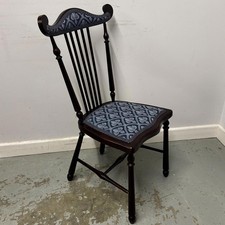 Sedia vintage con schienale a