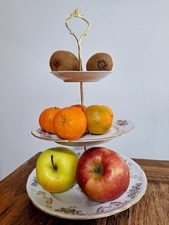 Alzatina per dolci con piatti