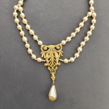 Collana con ciondolo a goccia