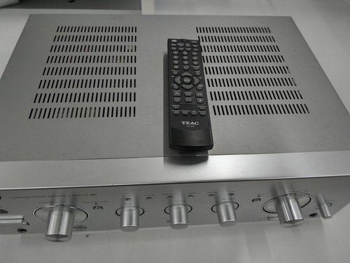 Amplificatore stereo integrato