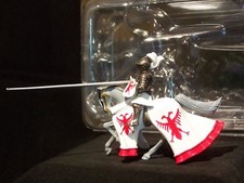 CAVALIERE A CAVALLO MEDIEVALE