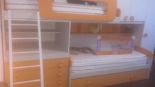 Mobili. Cameretta. Armadio. Divano letto 