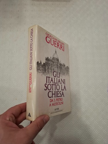 Gli italiani sotto chiesa - la,
